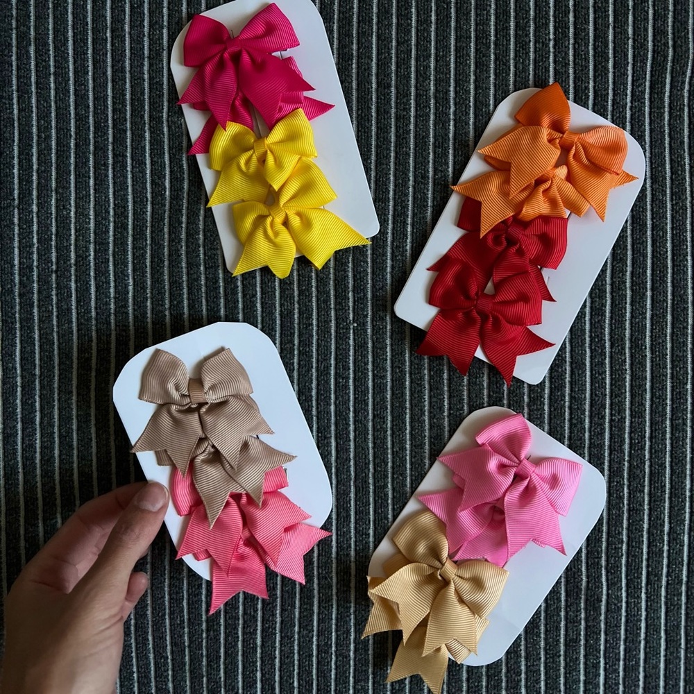 NWT colorful bow hair clips